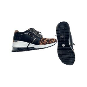 Cute fashion sneakers ! Leopard and black great condition never worn outside .